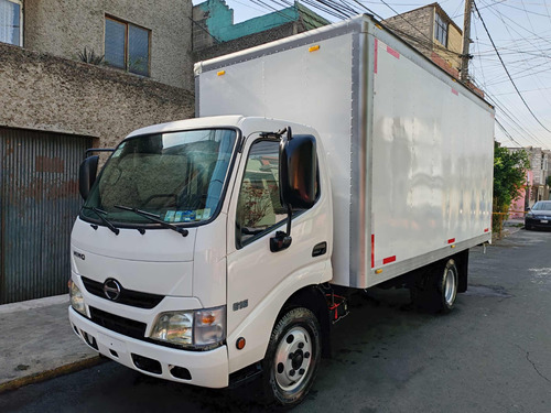 Hino 300/616 Modelo 2014 Caja Seca Nacional Diesel Largo