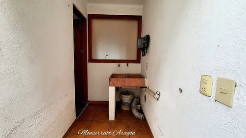 Excelente Oportunidad, Enorme Casa Con Preciosa Vista Al Lago!