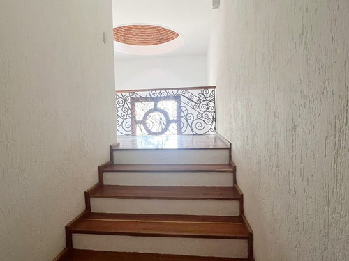 Residencia En Venta En Jardines Del Pedregal En Condominio