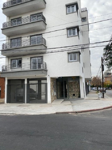 Imagen 1 de 18 de Departamento De 2 Ambientes C/ Balcon En Venta - Moron Centro