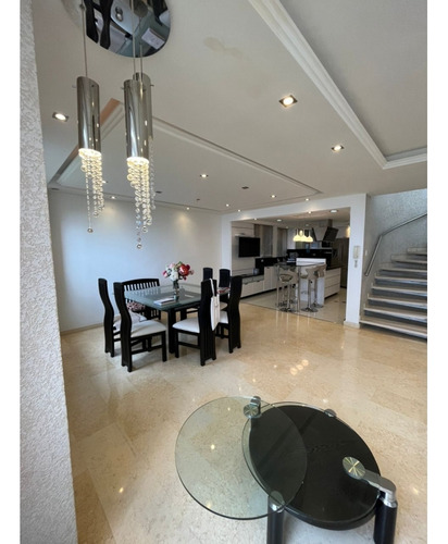 Apartamento Ubicado En La Urbanización Loma Linda