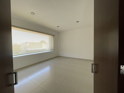 Residencia Exclusiva En Renta En Villas Regency Jurica