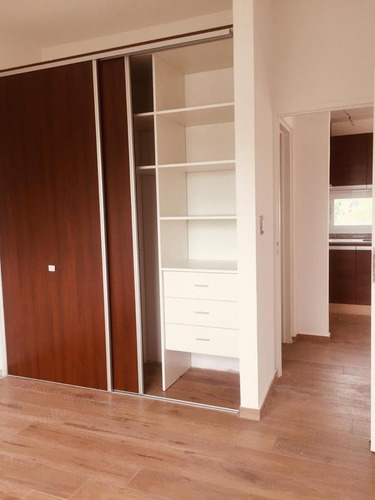 Imagen 6 de 7 de Departamento En Venta En Castelar Norte