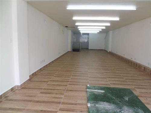 Imagem 4 de 26 de Loja Ampla 220 M² Área Util Sendo Térreo E 1° Andar Bem No Centro De São Vicente Exelente Para Lojas Grandes Ou Clinica Médica Ou Laboratório Médico E Ou Também Serve Para Cartorio Situado Em Rua De