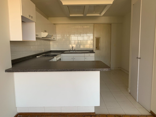 Imagen 17 de 27 de Cómodo Departamento A La Venta En Pórticos