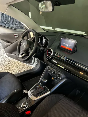 Mazda 2 1.5 Touring Carbón Edition
