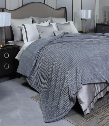 Frazada Flannel Corderito Al Tono Línea Pontevedra King Gris