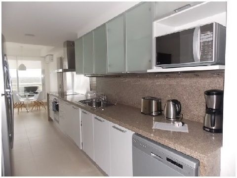 Venta De Apartamento, 3 Dormitorios, Playa Brava