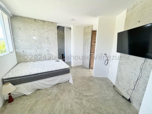 Ofrecemos En Alquiler Exclusivo Y Elegante Loft Ubicado En Oripoto 24-14767