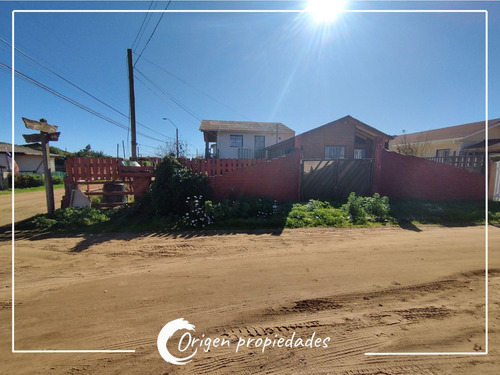 Casa Esquina Más 2 Cabañas A 200m De La Playa, El Quisco
