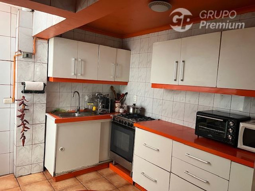 Acogedora Casa En Venta En Ñuñoa