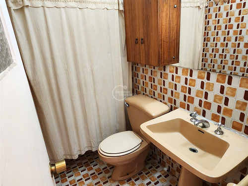 Casa En Venta De 5 Dorm. En Las Condes