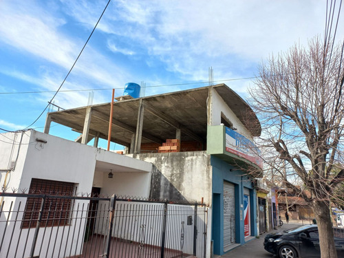 2 Locales Y Dpto Con Fondo + Dptos A Terminar En Planta Alta