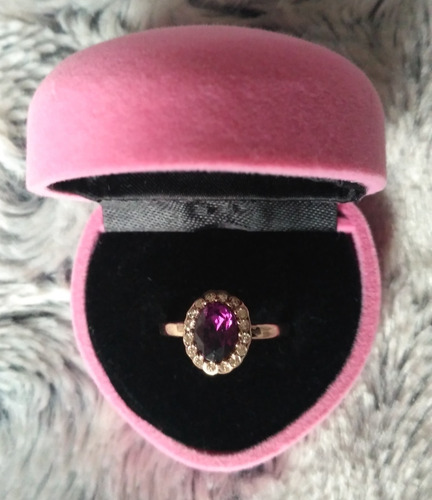 Imagen 3 de 6 de Anillo Con Cristal Morado Talla 7 Nuevo Con Estuche