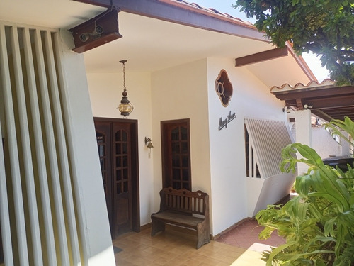 Imagen 2 de 20 de Hermosa Y Amplia Casa Estilo Colonial