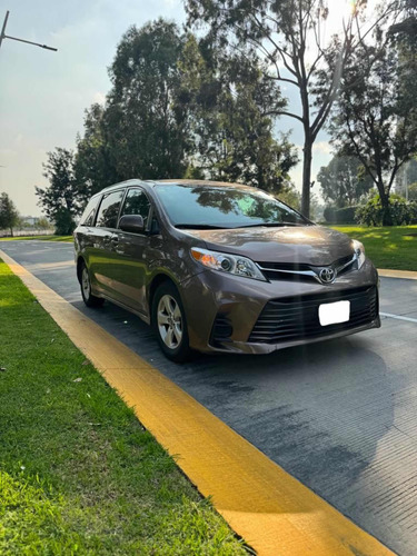 Toyota Sienna 3.5 Le At