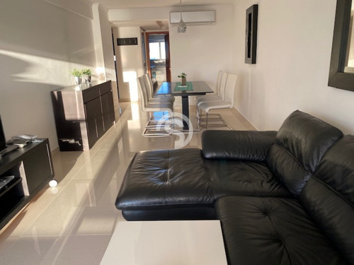Apartamento En Alquiler, Mansa, Punta Del Este, 2 Dormitorios.- Ref: 3491