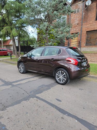 Peugeot 208 1.6 Feline