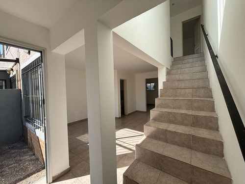 Villa Allende Centro, Alquiler Dúplex Dos Dormitorios, Con Cochera