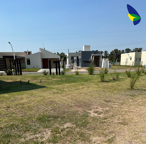 Terreno En Venta Pueblo Esther Barrio Cerrado Brisanova 300 M2 Lote 18 Gas Natural Habilitado