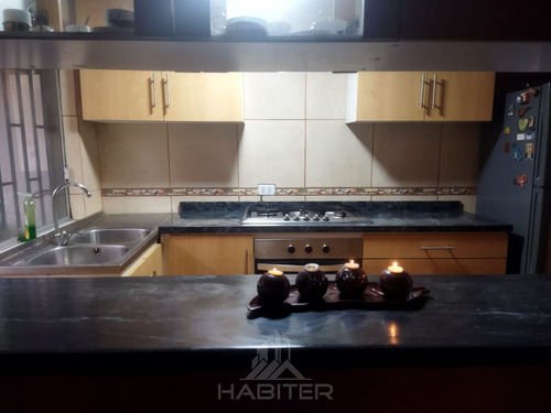 Casa En Venta De 4 Dorm. En Curicó