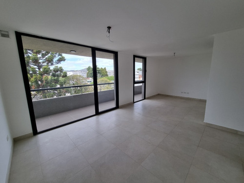 4 De Abril Y 1ero De Mayo , Dos Dormitorios - Duplex - Tandil