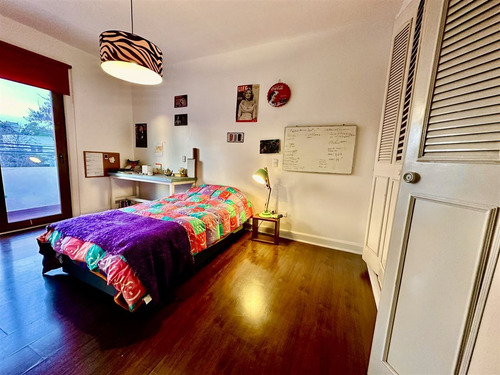 Casa En Venta De 4 Dorm. En Ñuñoa