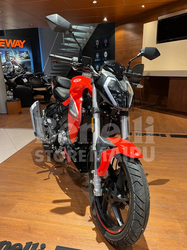 Imagen 13 de 15 de Benelli 180s