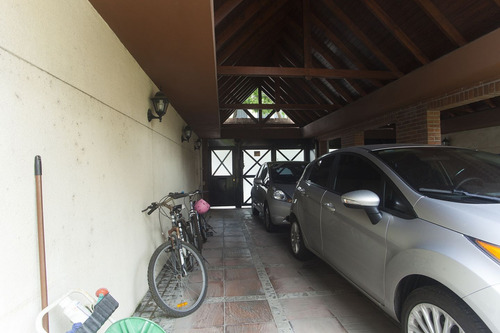 Venta De Casa 6 Amb C/jardín Pileta, 2 Cocheras En Caballito