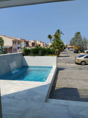En Venta Hermosa Casa Bote B A Estrenar Con Diseño Y Acabados Modernos
