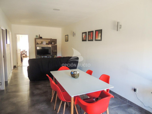 Imagen 3 de 17 de Venta De Casa 3 Dormitorios En Tres Cruces, Montevideo.