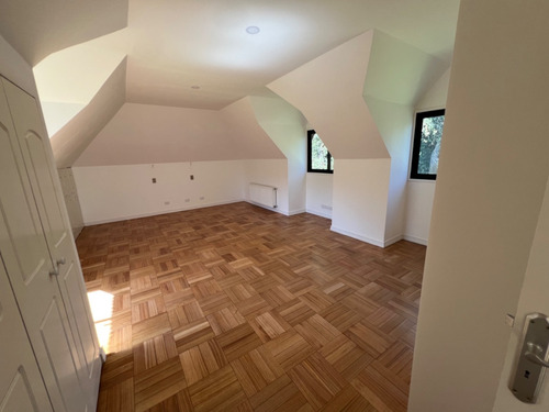 Encantadora Casa Estilo Inglés En Santuario Del Valle