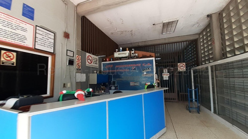 Imagen 11 de 30 de Local Comercial En Venta En Parroquia Unión Barquisimeto Lara ++23-17188 */ M.c T. N° +0-4-2-4- 5.5.6. 5.7. 5.9 *--**