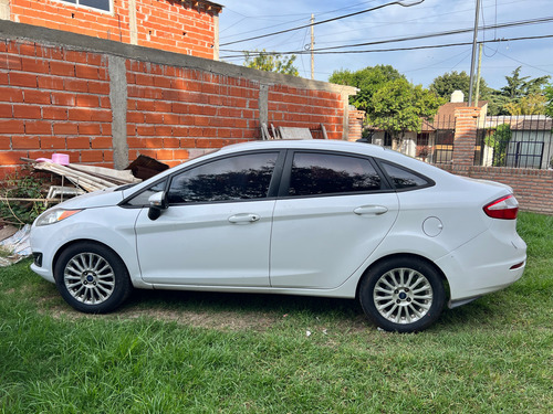 Ford Fiesta Kinetic 1.6 Sedan Se 120cv