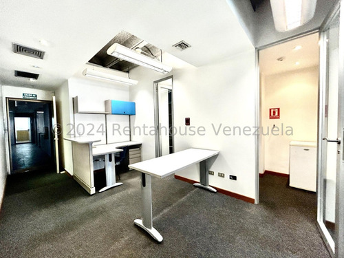 Oficina Alquiler Campo Alegre. Caracas. Ar. Mls # 24-20210