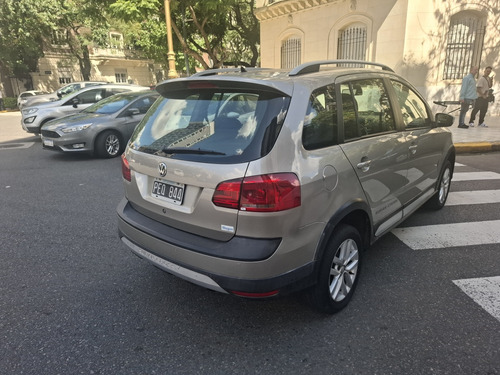 Volkswagen Suran Cross 1.6 Highline 101cv