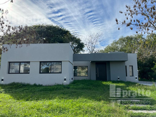 Casa En Venta De 3 Dormitorios En  San Matias