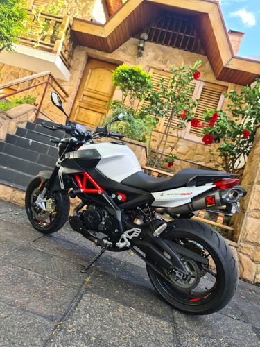Imagen 14 de 16 de Aprilia Shiver 900 + Akrapovic