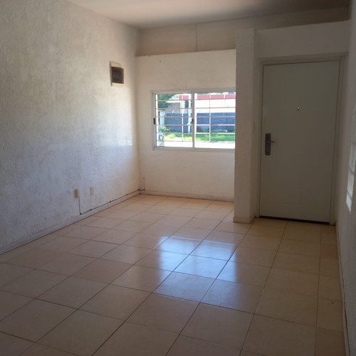 Apartamento A Mts De Avda.giannattasio Al Sur