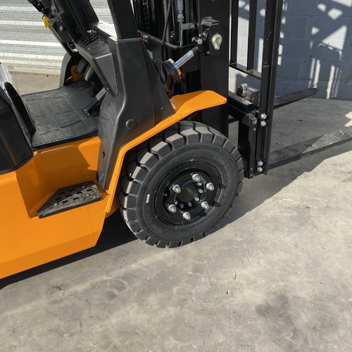 Imagen 12 de 13 de Autoelevador 3500kg 3.5 Toneladas Triple Torre 4.5m