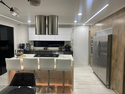 Imagen 9 de 12 de Vendo Hermoso Penthouse En Mañongo Totalmente Amoblado Y Equipado 411mts 14195 Andres Peña