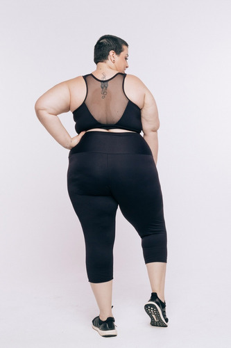 Imagem 2 de 4 de Calça Corsário Plus Size Wonder Size Emana® Plus Preto