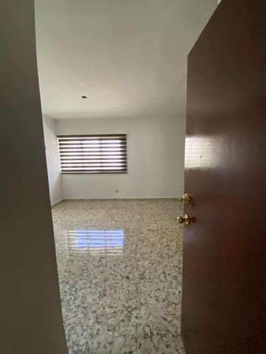Apartamento Clásico En Alquiler En Naco Vacío