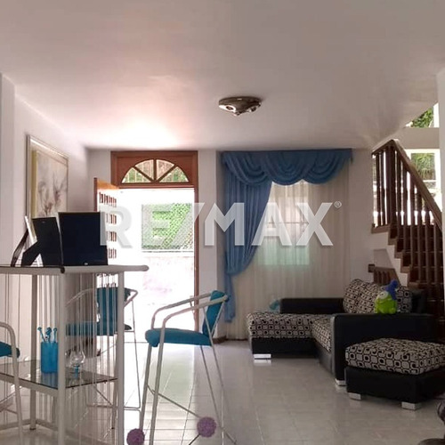Imagen 3 de 20 de Casa En Venta Con Vista A La Montaña Y Aire Fresco, En Exclusiva Zona De San José De Los Altos, Edo. Miranda - Hirbic Almeida - Remax