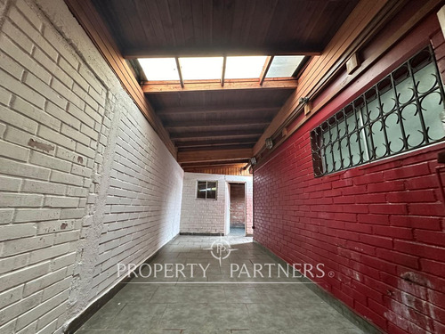 Amplia Propiedad En Sector Residencial Con Excelen...