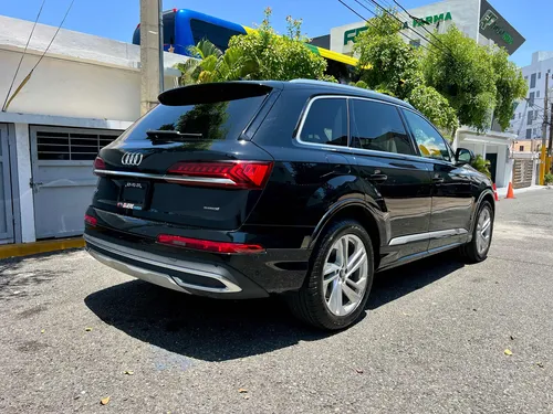 Audi Q7 .
