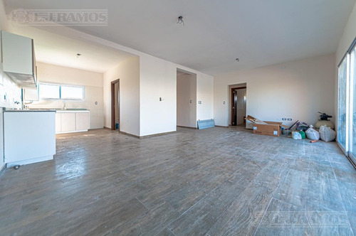 Imagen 7 de 26 de A Estrenar, Moderna Casa En Una Sola Santa Lucía, Pilar Del Este, Pilar.
