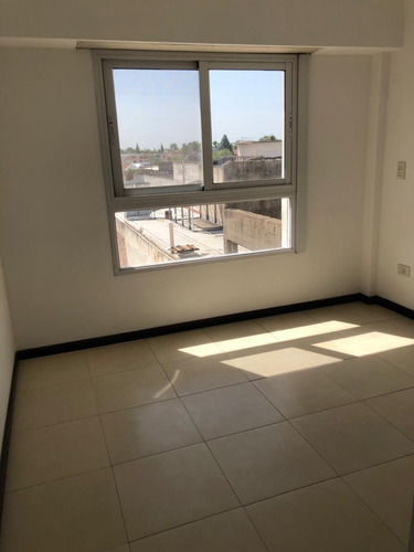 Imagen 7 de 9 de Departamento Monoambiente Dividido Cta/fte