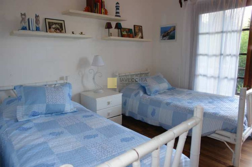 Imagen 30 de 30 de Venta De Casa De 6 Dormitorios En Beverly Hills
