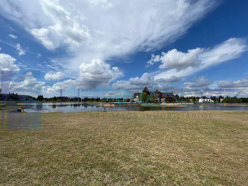 Venta Lote A La Laguna Barrio El Principado